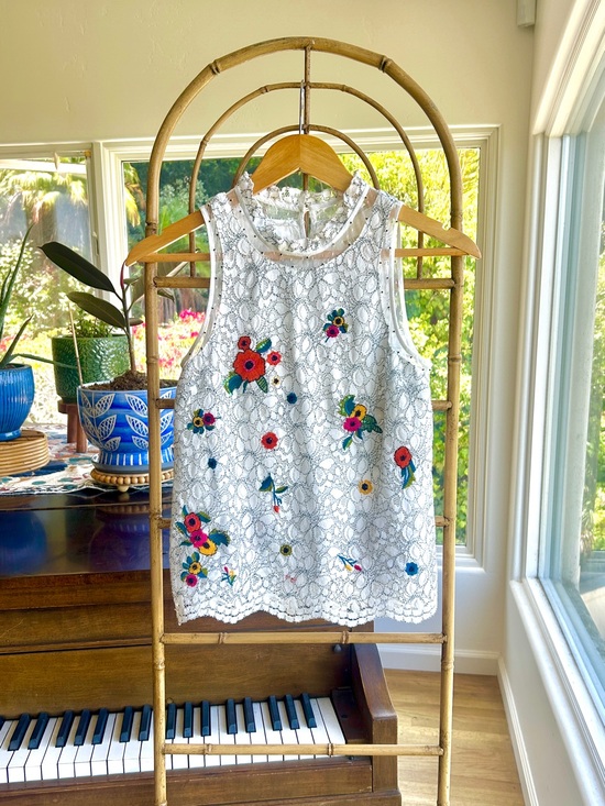 Maeve Tops - Maeve Anthropologie Macie tank embroidered sequins white lace 0 Petite